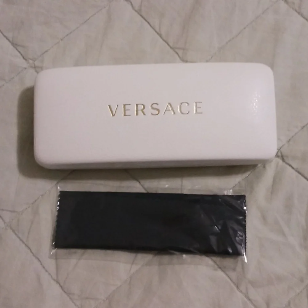 Versace Glass Case With Cloth - Picture 1 of 7